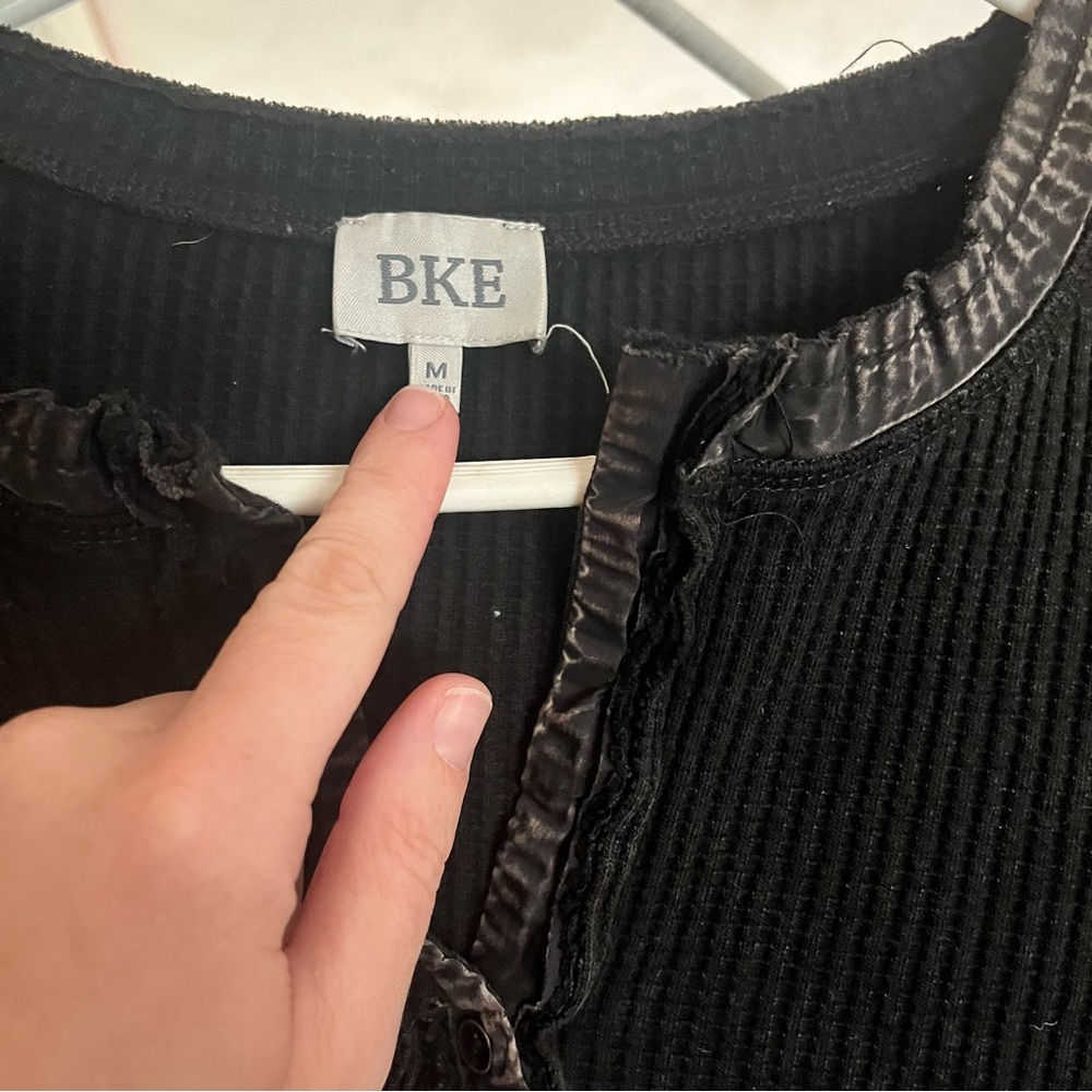 BKE Black Ribbed Long Sleeve Top - Picture 2 of 2